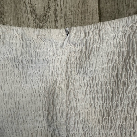 Syndys White Bubble Sleeve Dress - Picture 4 of 4